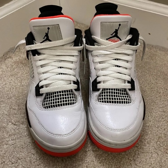 Jordan “Pale Citron” Gradeschool size